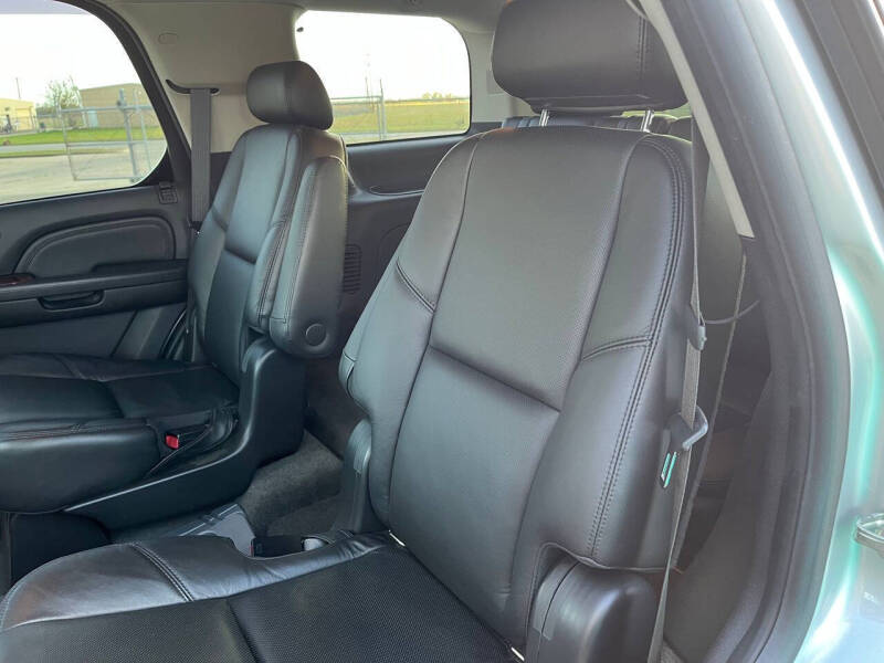 2010 Cadillac Escalade Luxury