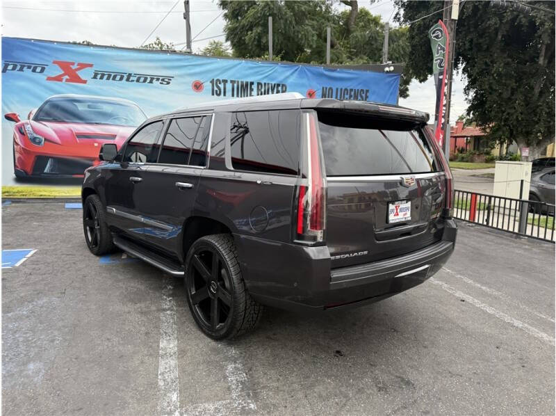 2017 Cadillac Escalade Standard