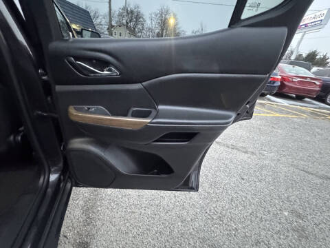 2017 GMC Acadia SLE-2