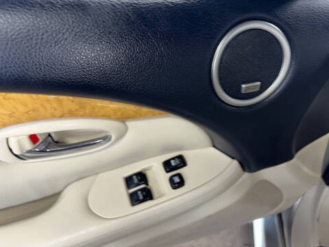 2005 Lexus SC 430