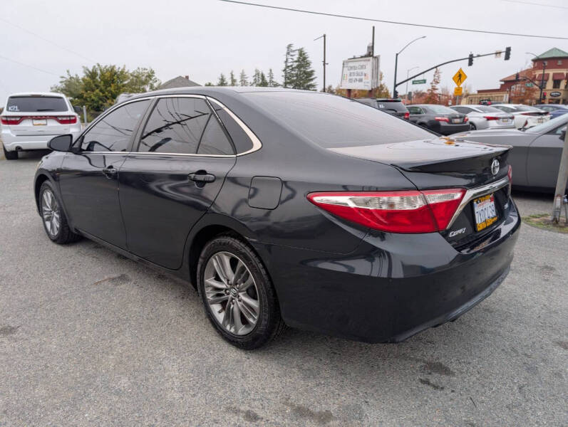 2017 Toyota Camry SE