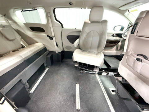2021 Chrysler Pacifica Touring L