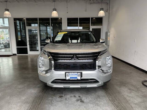 2023 Mitsubishi Outlander SE