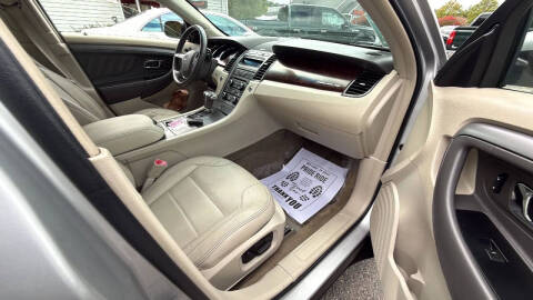 2011 Ford Taurus SEL