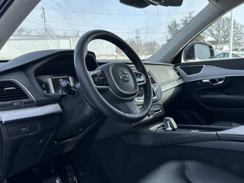 2023 Volvo XC90 B5 Core