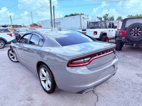 2017 Dodge Charger SXT