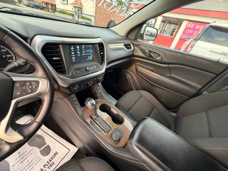 2018 GMC Acadia SLE-2