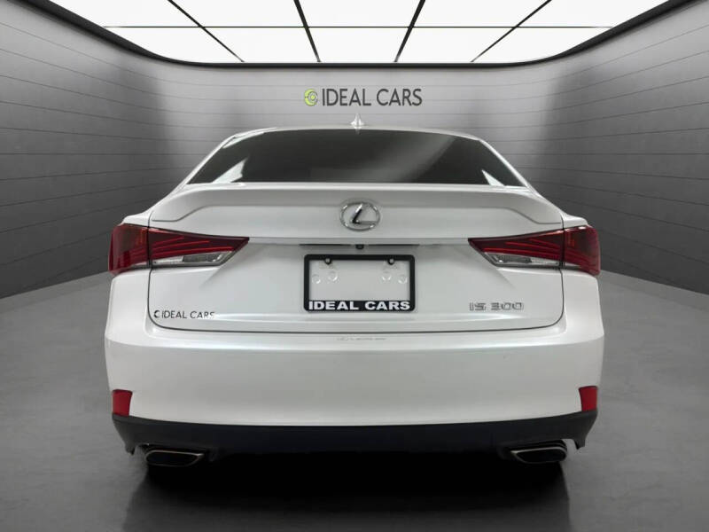 2019 Lexus IS 300