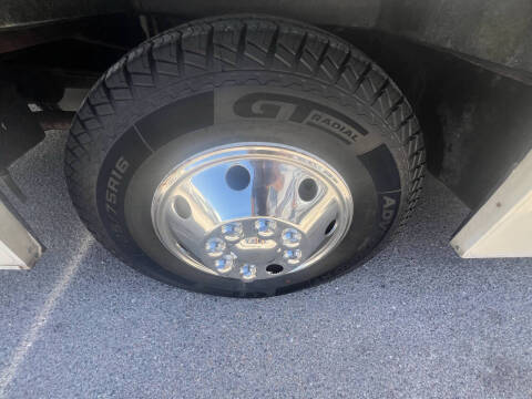 2016 Coachmen RV Leprechaun 220QB