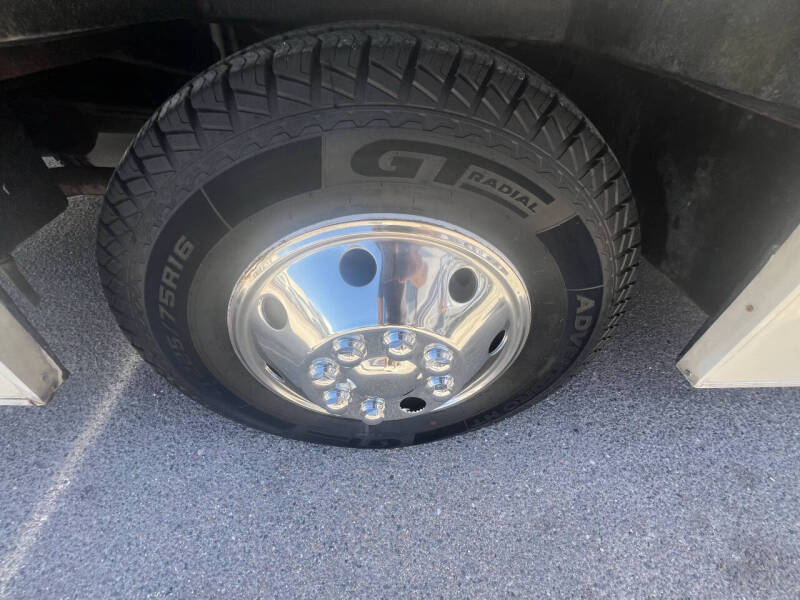 2016 Coachmen RV Leprechaun 220QB