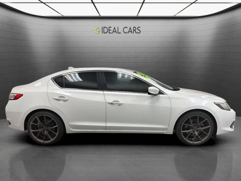 2017 Acura ILX w/Premium