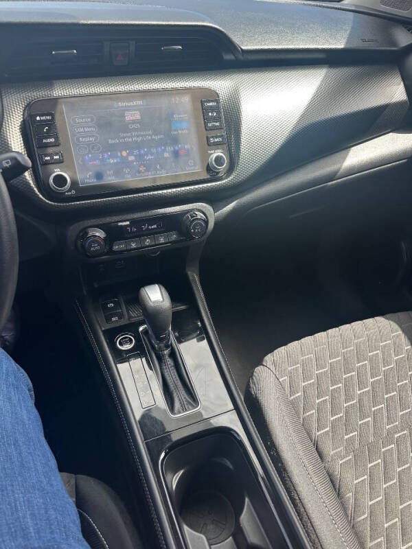 2022 Nissan Kicks SV