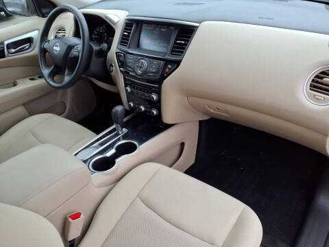 2020 Nissan Pathfinder SV