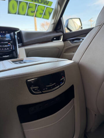 2017 Cadillac Escalade Luxury