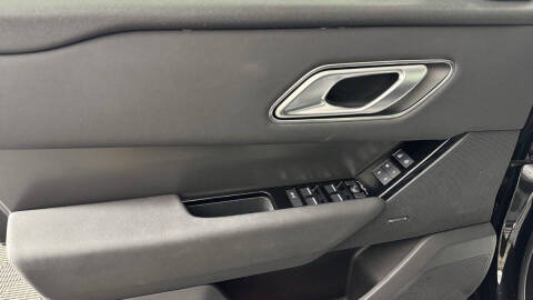 2025 Land Rover Range Rover Velar P250 Dynamic SE