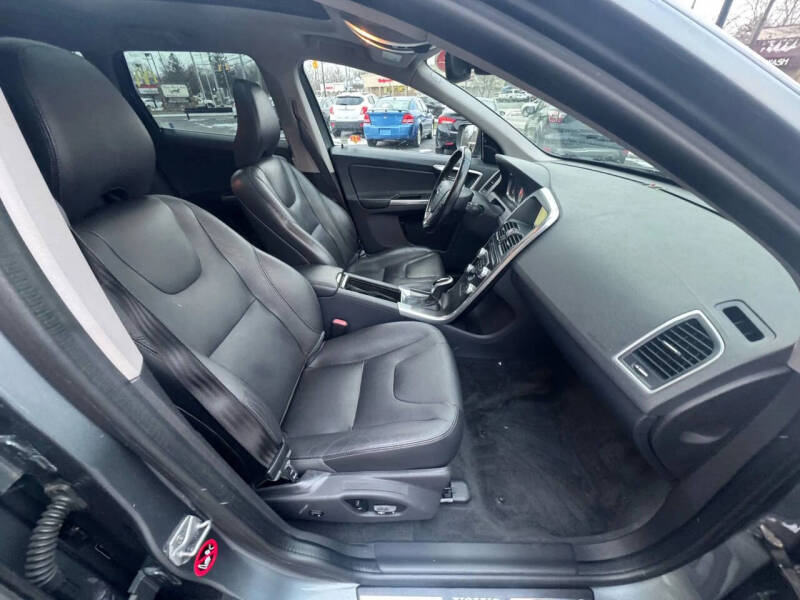 2016 Volvo XC60 T5 Premier