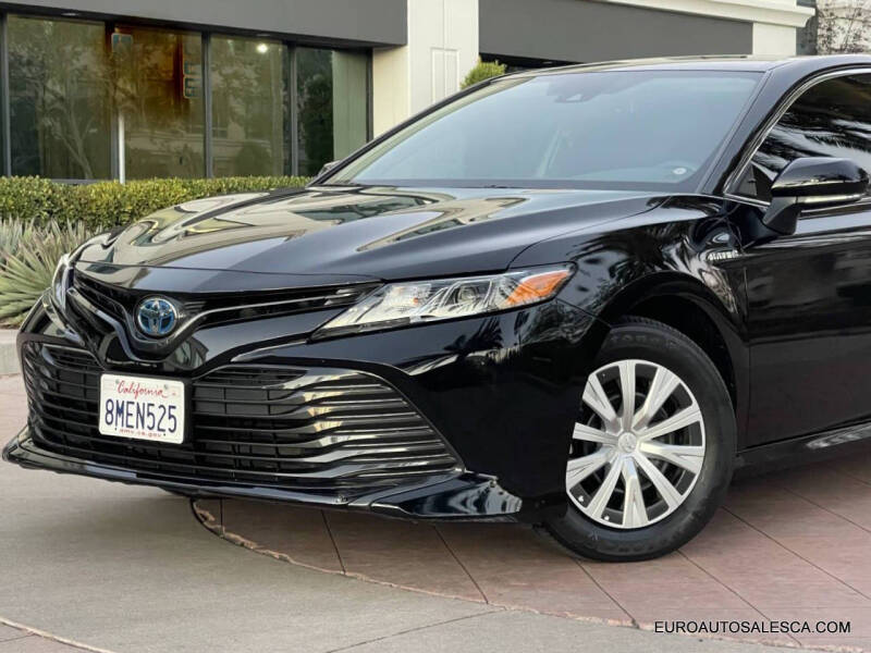 2019 Toyota Camry Hybrid LE