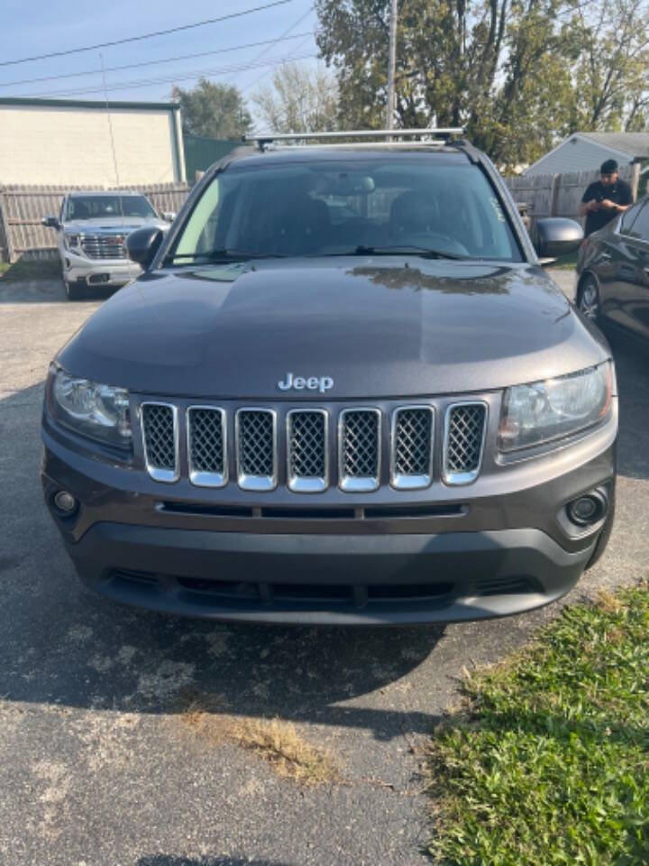 Gray 2016 Jeep Compass Latitude 4x4 Latitude 4dr SUV 1