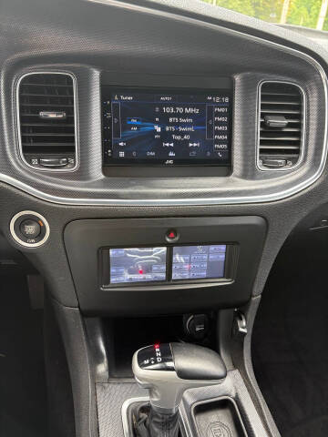 2017 Dodge Charger SXT