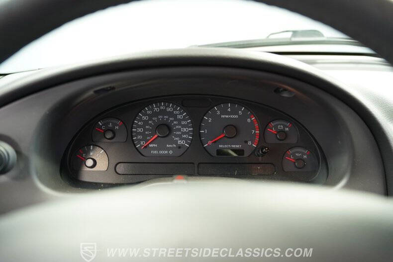 2004 Ford Mustang GT Deluxe