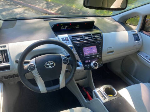 2013 Toyota Prius v Three