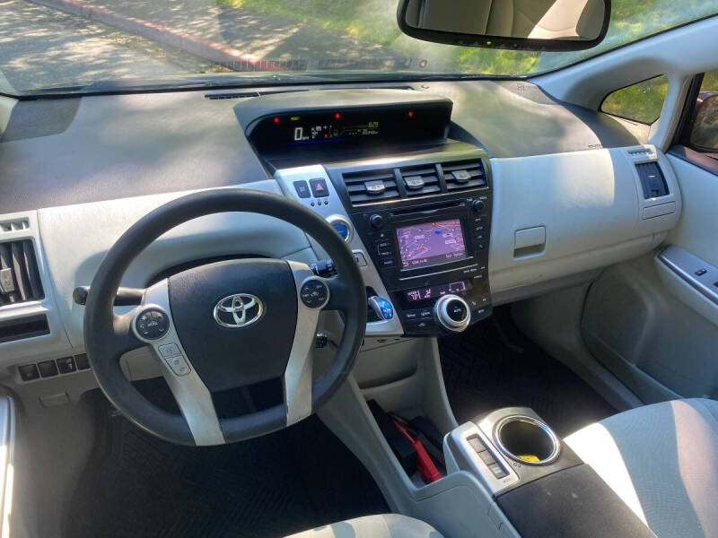 2013 Toyota Prius v Three