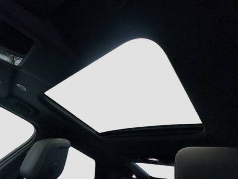 2023 Land Rover Discovery P300 S R-Dynamic