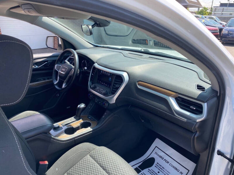 2018 GMC Acadia SLE-2
