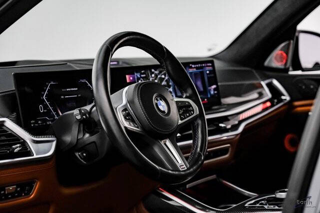 2023 BMW X7 M60i