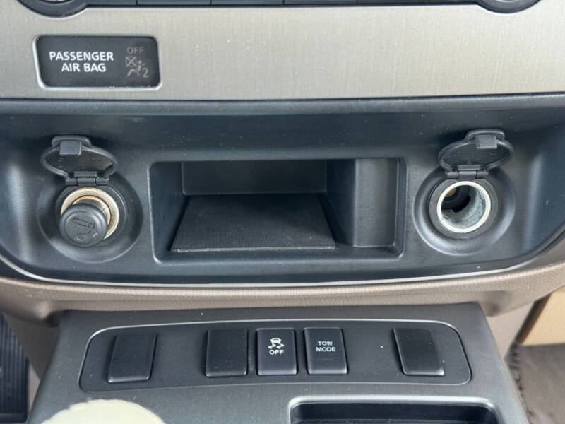 2013 Nissan Armada SV