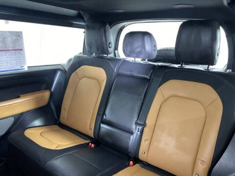 2023 Land Rover Defender 90 X-Dynamic SE