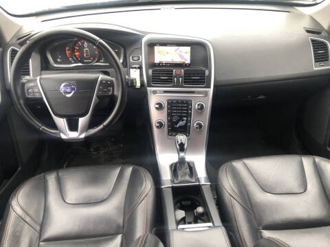 2017 Volvo XC60 T5 Dynamic