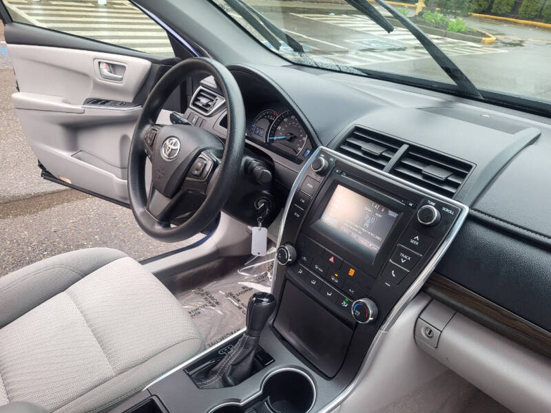 2015 Toyota Camry LE