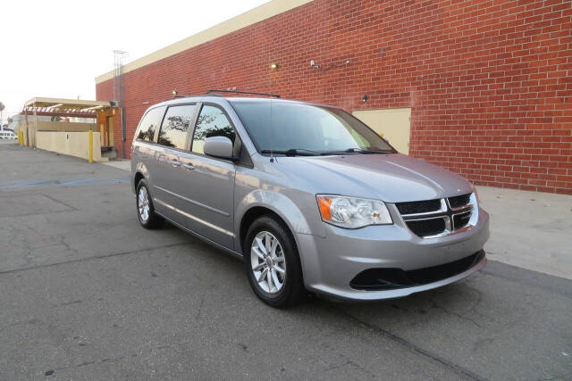 2016 Dodge Grand Caravan for sale at The Car Vendor LLC in Bellflower, CA