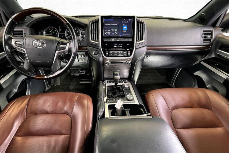 2020 Toyota Land Cruiser