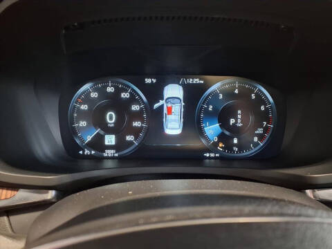 2022 Volvo S60 B5 Momentum