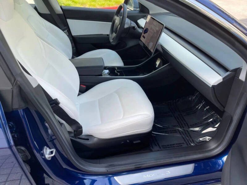 2019 Tesla Model 3 Standard Range Plus