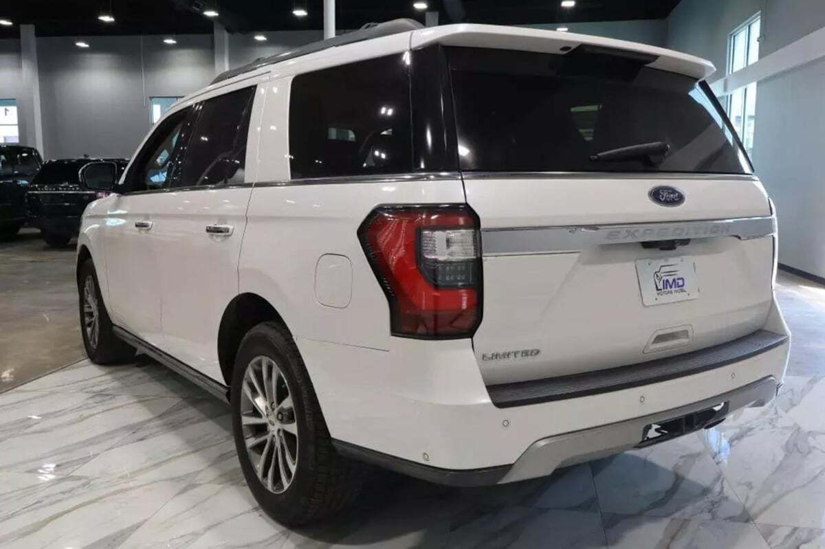 2018 Ford Expedition for sale at IMD MOTORS, INC in Dallas, TX