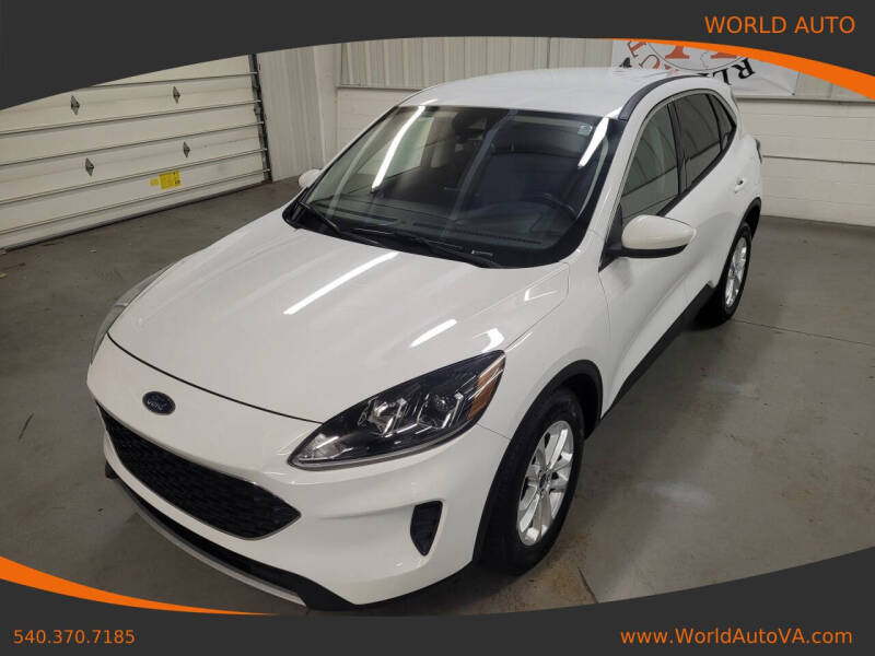 2021 Ford Escape SE's photo