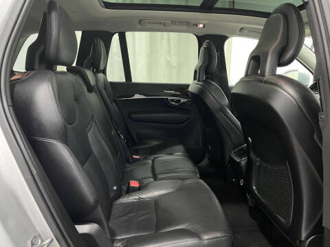 2018 Volvo XC90 T6 Momentum