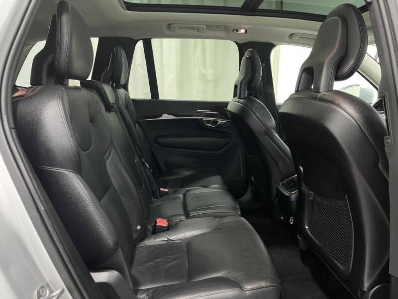 2018 Volvo XC90 T6 Momentum