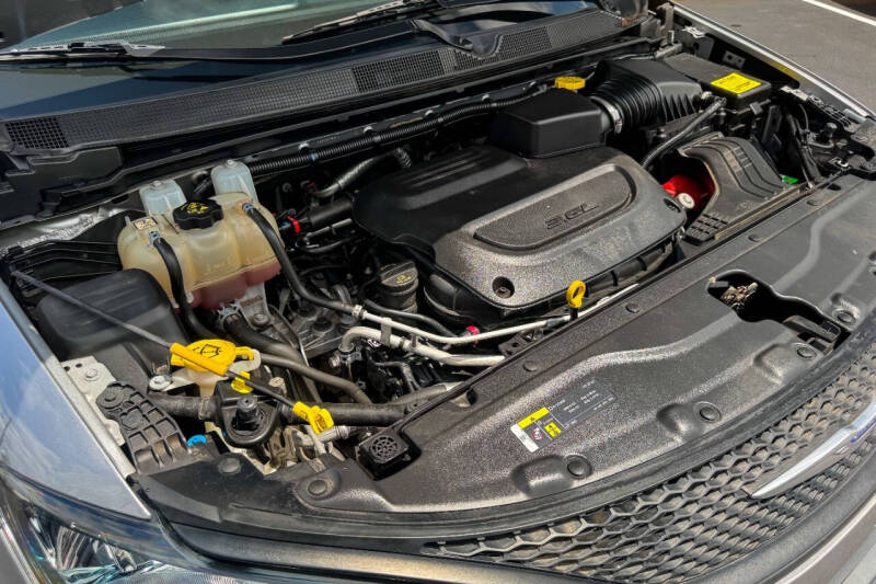 2020 Chrysler Voyager L