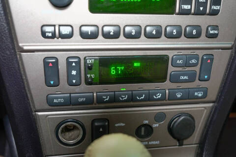2005 Ford Thunderbird Deluxe