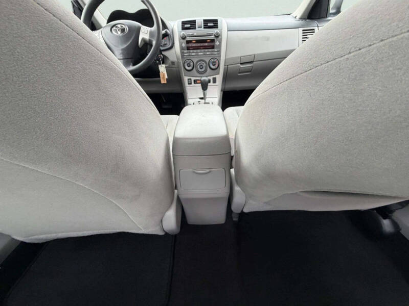 2011 Toyota Corolla LE