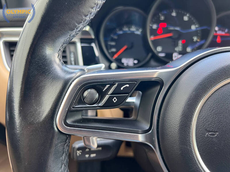 2017 Porsche Macan