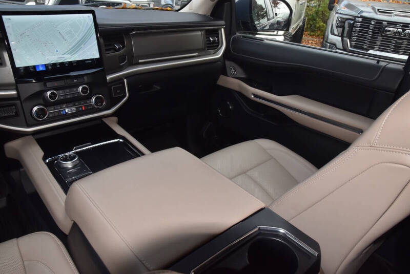 2023 Ford Expedition XLT