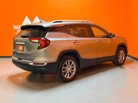 2024 GMC Terrain SLT