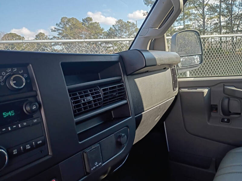 2022 Chevrolet Express 2500