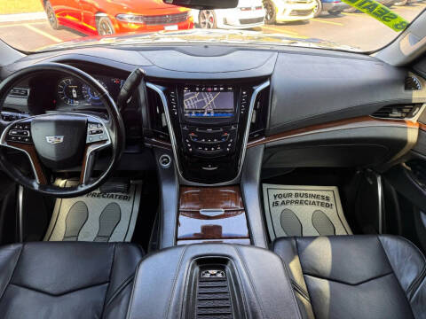 2018 Cadillac Escalade ESV Luxury