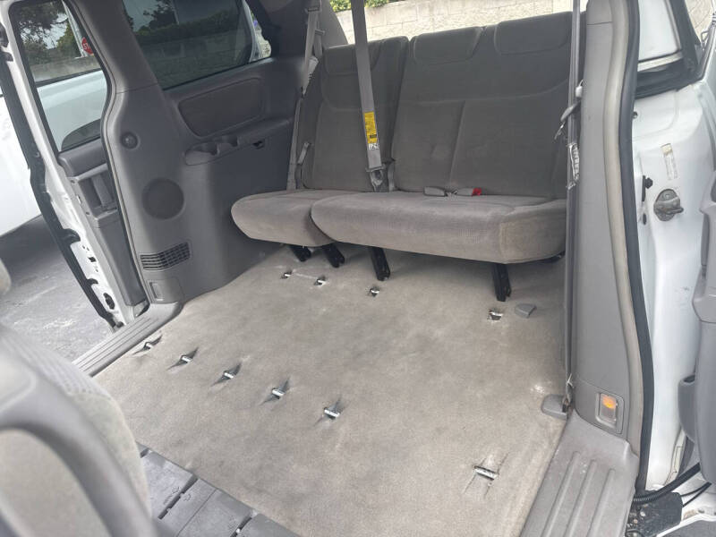 2004 Toyota Sienna CE 7 Passenger